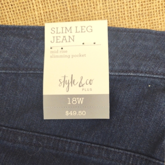 Style & Co Slim Leg Mid-Rise dark wash jeans 18W - Picture 3 of 4